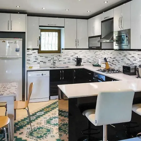 Sleeps 4 Air Con Wifi Villa Okcular