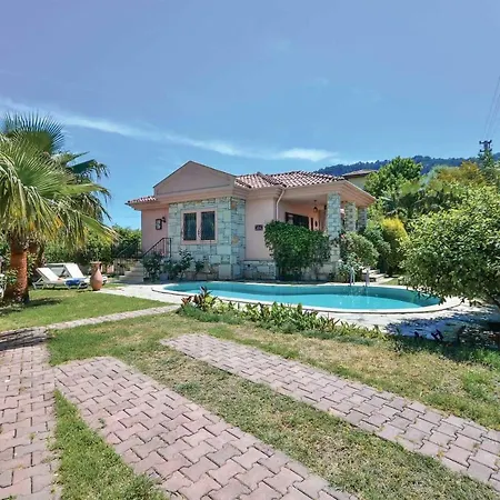 Villa Sleeps 4 Air Con Wifi *